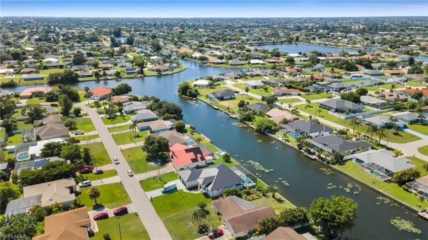 2127 Ne 1st Ter, Cape Coral, Florida 33909