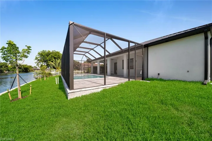 2127 Ne 1st Ter, Cape Coral, Florida 33909