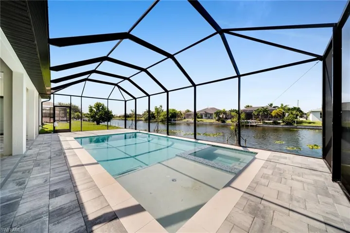 2127 Ne 1st Ter, Cape Coral, Florida 33909