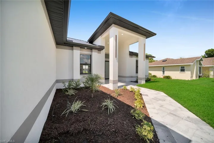 2127 Ne 1st Ter, Cape Coral, Florida 33909