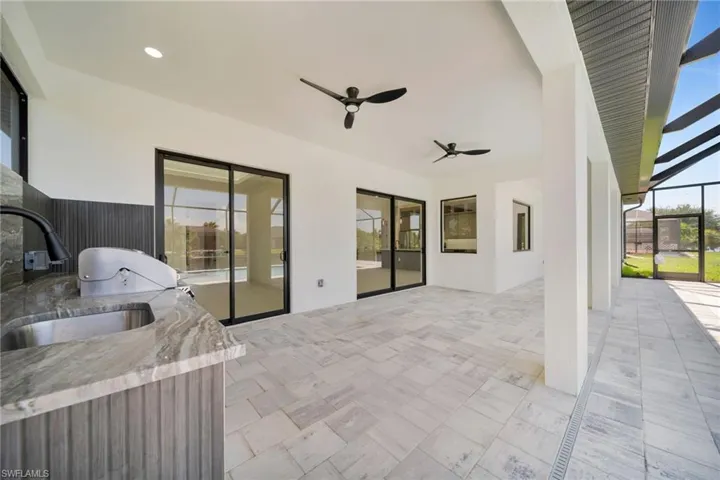 2127 Ne 1st Ter, Cape Coral, Florida 33909