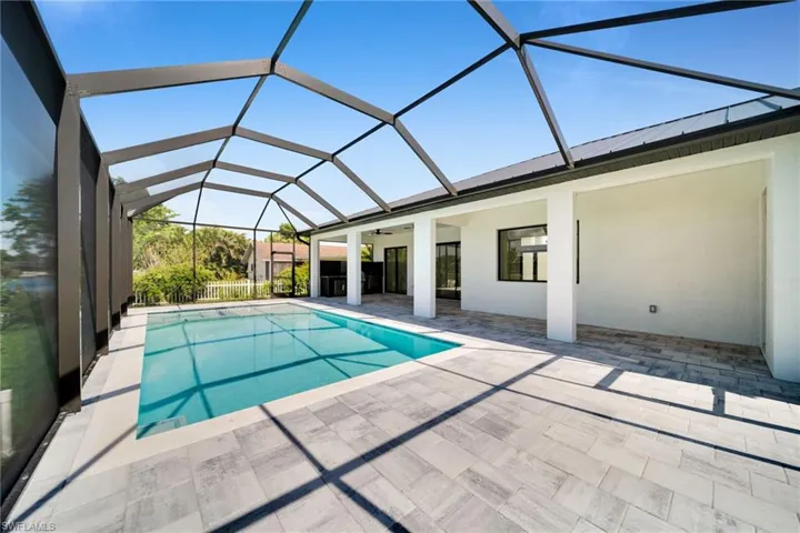 2127 Ne 1st Ter, Cape Coral, Florida 33909
