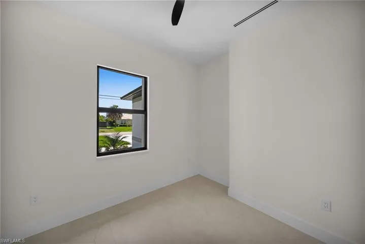 2127 Ne 1st Ter, Cape Coral, Florida 33909