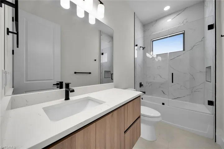2127 Ne 1st Ter, Cape Coral, Florida 33909