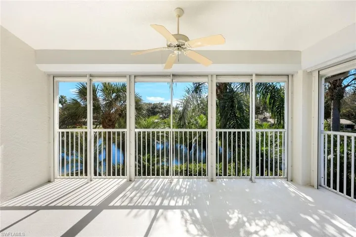 6210  Reserve  CIR, Naples, FL 34119