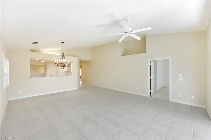 6210  Reserve  CIR, Naples, FL 34119