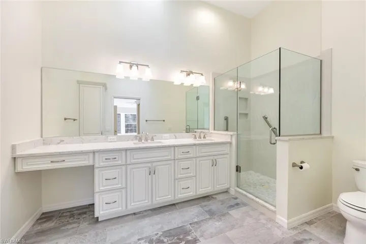 6210  Reserve  CIR, Naples, FL 34119