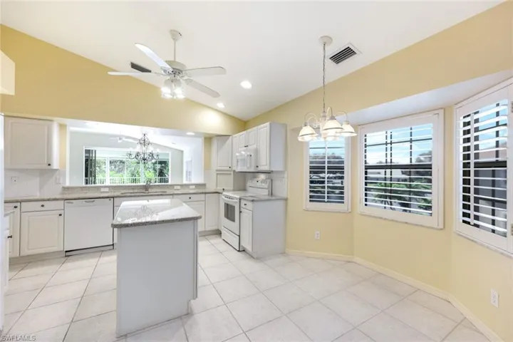 6210  Reserve  CIR, Naples, FL 34119