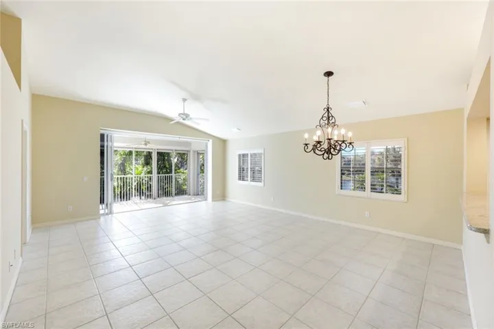 6210  Reserve  CIR, Naples, FL 34119
