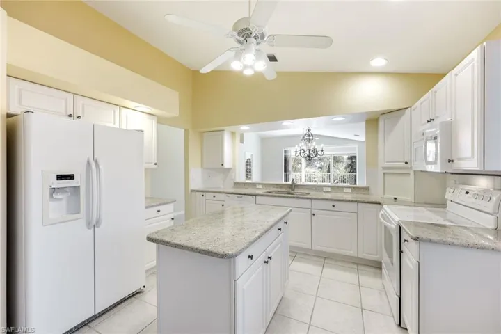 6210  Reserve  CIR, Naples, FL 34119