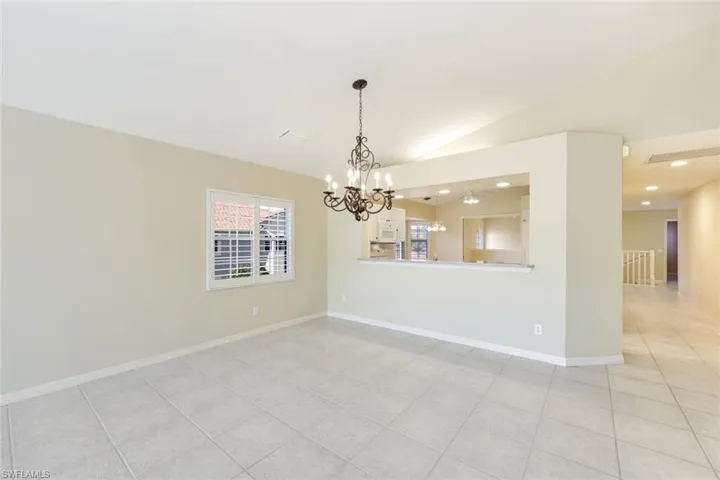 6210  Reserve  CIR, Naples, FL 34119