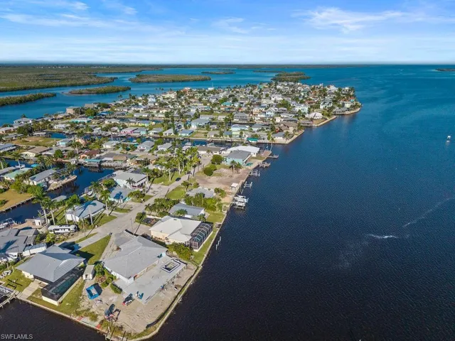 2504 Bayshore Dr, Matlacha, Florida 33993