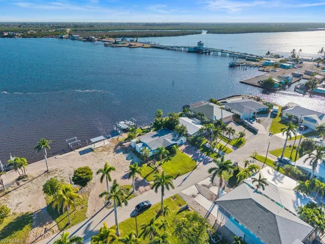 2504 Bayshore Dr, Matlacha, Florida 33993