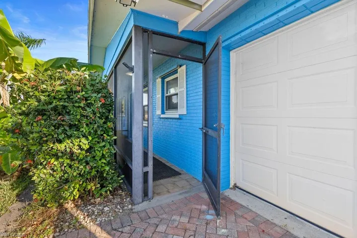 2504 Bayshore Dr, Matlacha, Florida 33993