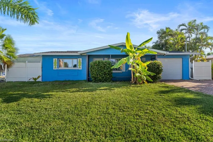 Sought after location,and move in ready residence on Matlacha