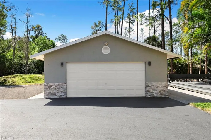 5770  Shady Oaks  LN, Naples, FL 34119