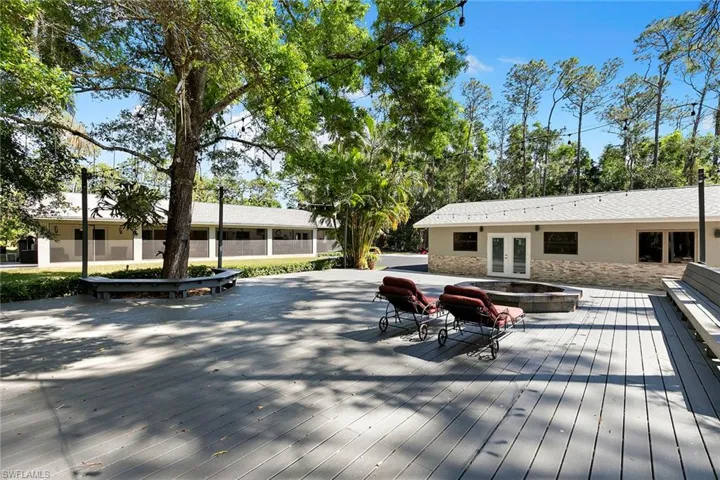 5770  Shady Oaks  LN, Naples, FL 34119