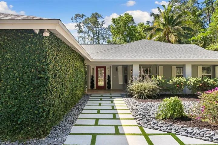 5770  Shady Oaks  LN, Naples, FL 34119