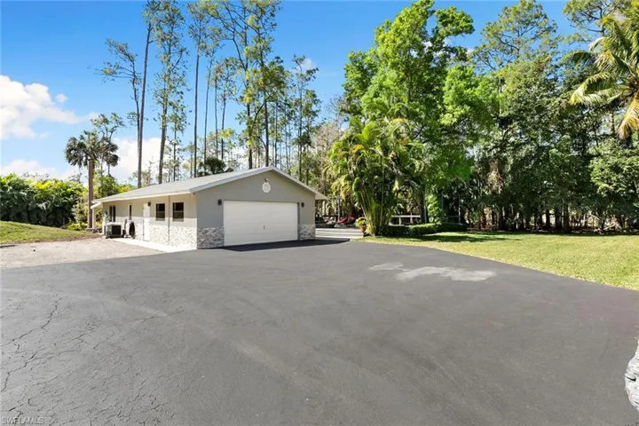 5770  Shady Oaks  LN, Naples, FL 34119