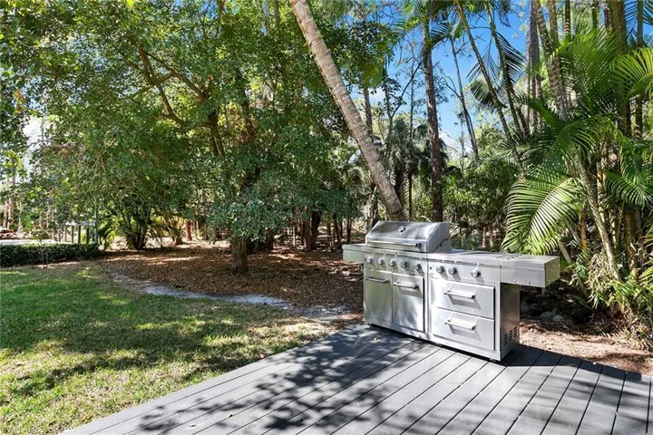 5770  Shady Oaks  LN, Naples, FL 34119