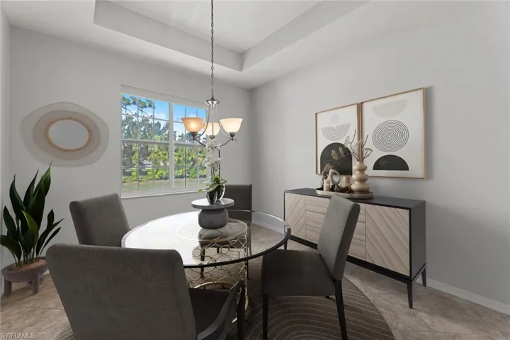***VIRTUALLY STAGED*** Dining room