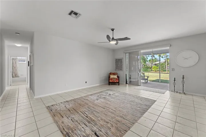 Great room w/lanai access