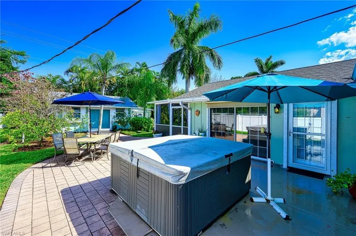 Back patio and Jacuzzi