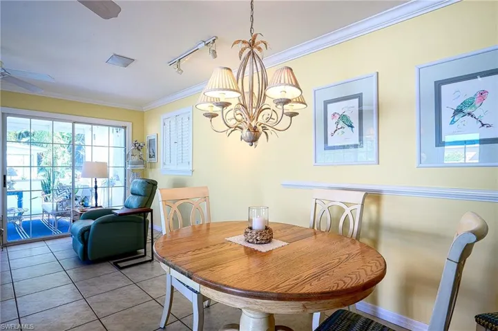 Florida room dining area