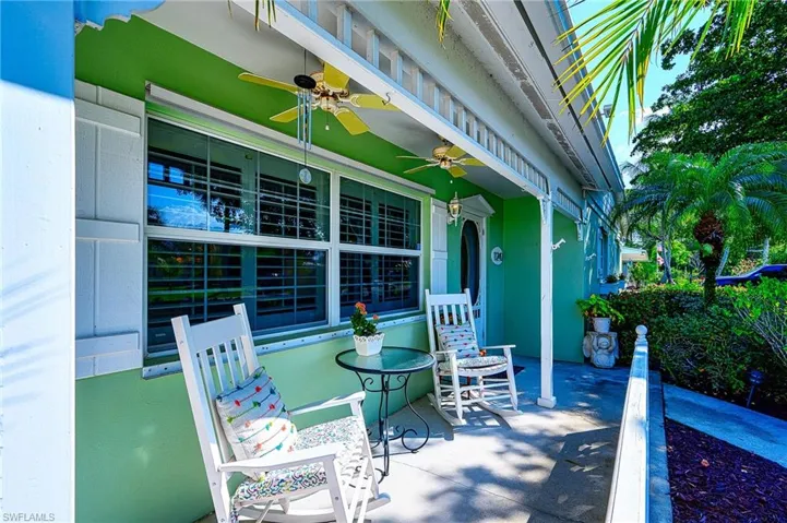 1247 Royal Palm DR, NAPLES FL 34103