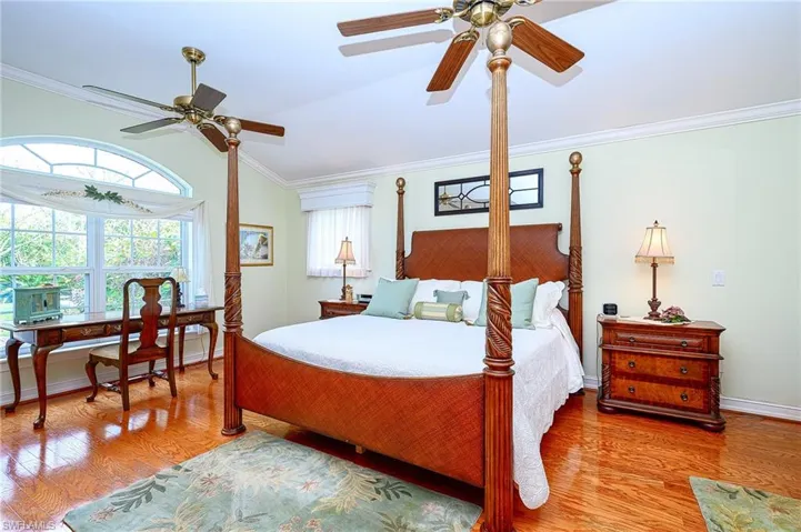1247 Royal Palm DR, NAPLES FL 34103