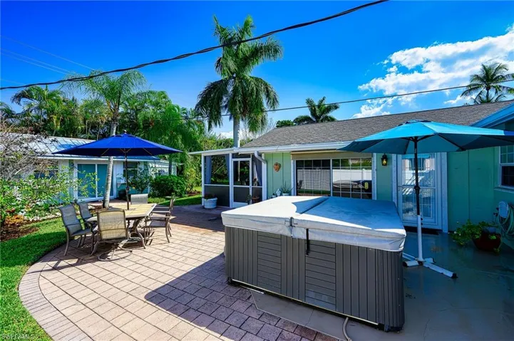 Back patio and Jacuzzi