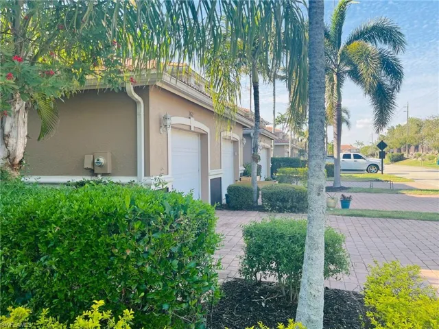 9620 Roundstone Cir, Fort Myers, Florida 33967