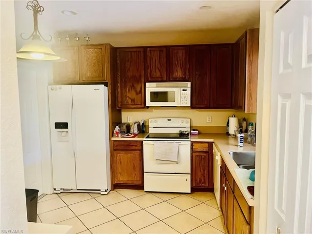 9620 Roundstone Cir, Fort Myers, Florida 33967