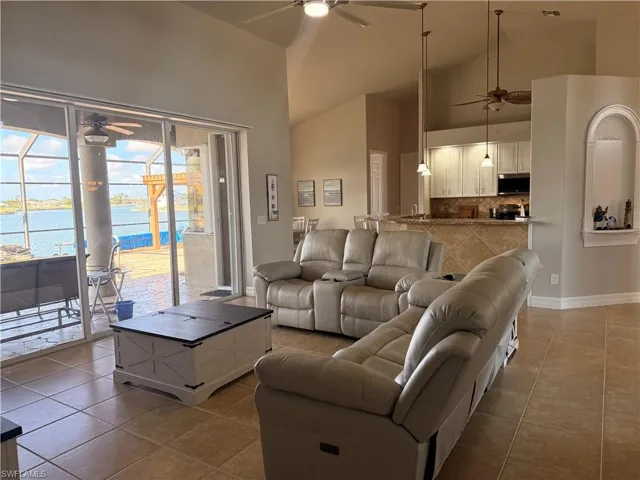 1028 Hancock Bridge Pkwy, Cape Coral, Florida 33990