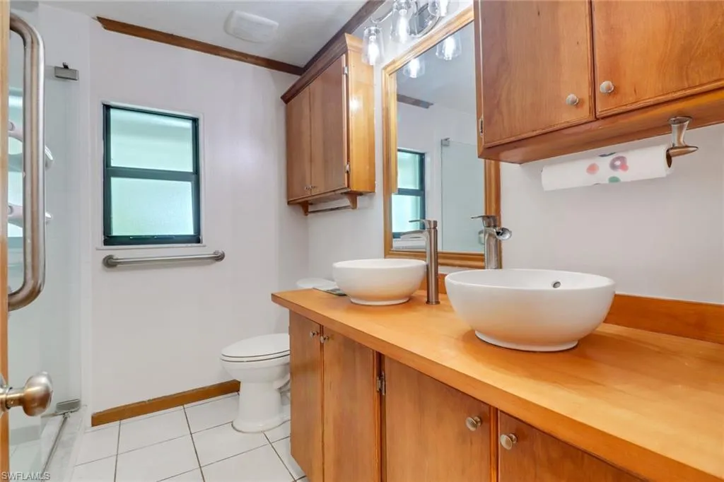 1310 11th ST, Naples, FL 34117,225061637