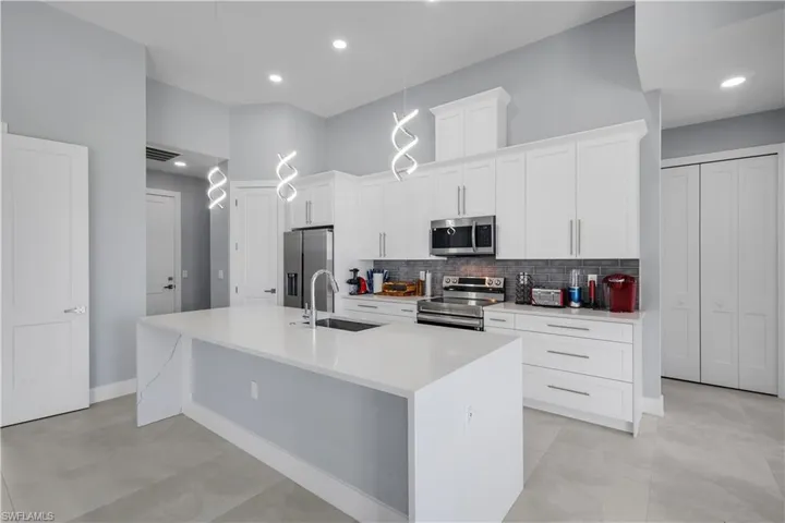 3808 Nw 43rd Pl, Cape Coral, Florida 33993