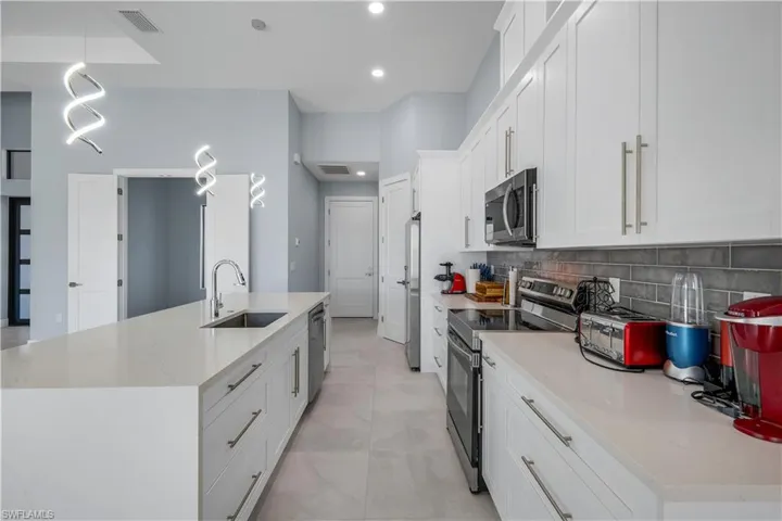 3808 Nw 43rd Pl, Cape Coral, Florida 33993