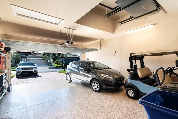 2 CARS + GOLF CART