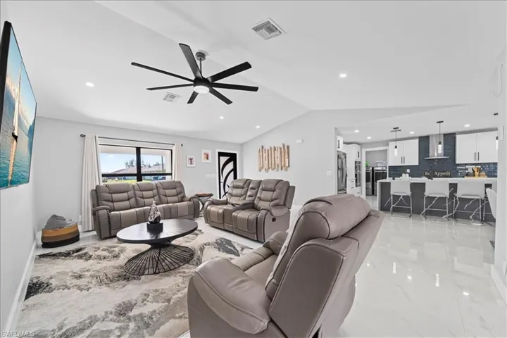 4216 Ne 20th Pl, Cape Coral, Florida 33909