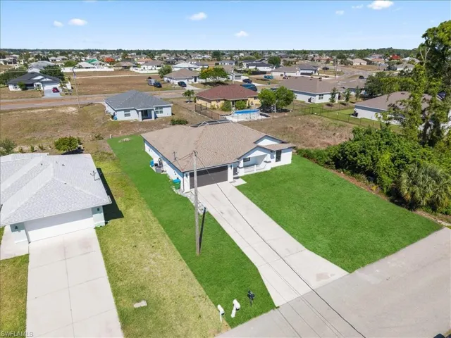 4216 Ne 20th Pl, Cape Coral, Florida 33909