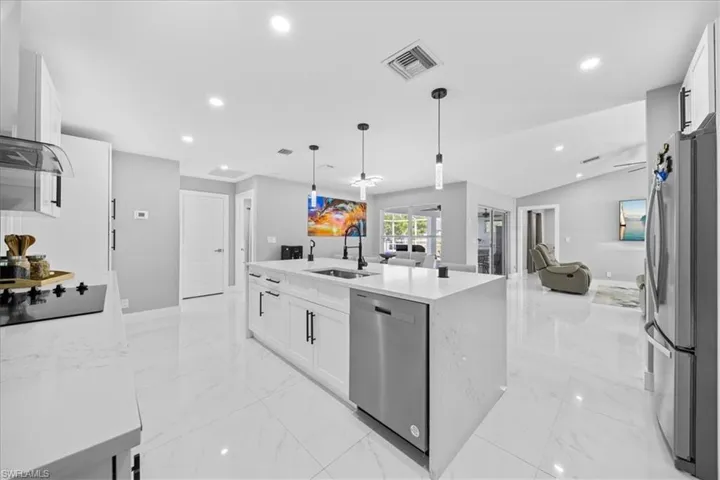 4216 Ne 20th Pl, Cape Coral, Florida 33909