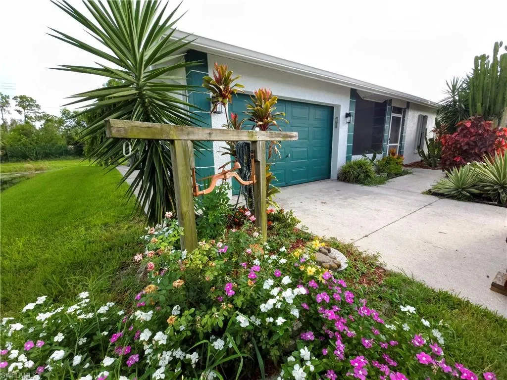 3320 Sabal Springs BLVD, North Fort Myers, FL 33917,225063433