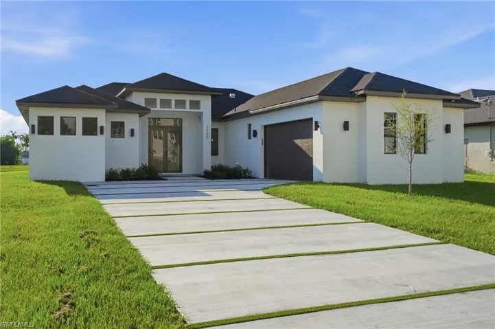 2305 Sw 15th Pl, Cape Coral, Florida 33991