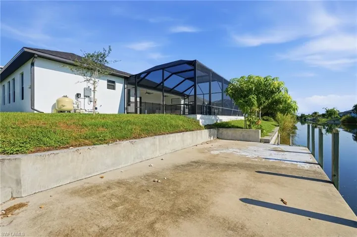 2305 Sw 15th Pl, Cape Coral, Florida 33991