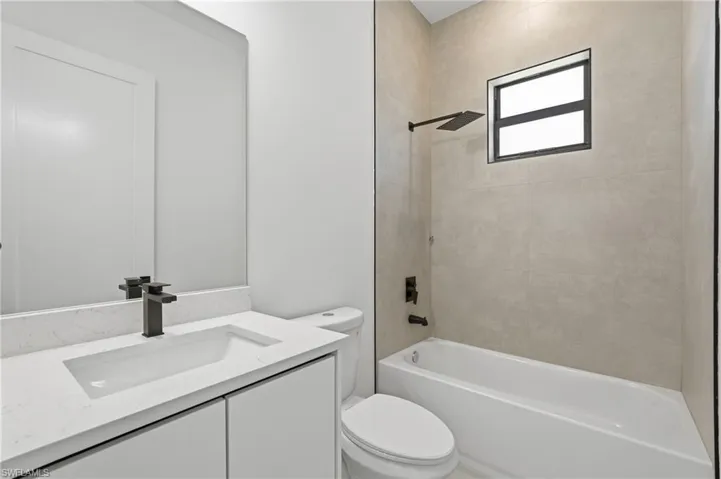 2305 Sw 15th Pl, Cape Coral, Florida 33991