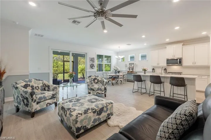 299 Tamarindo Ln, Naples, Florida 34114