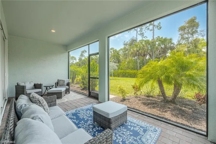 299 Tamarindo Ln, Naples, Florida 34114