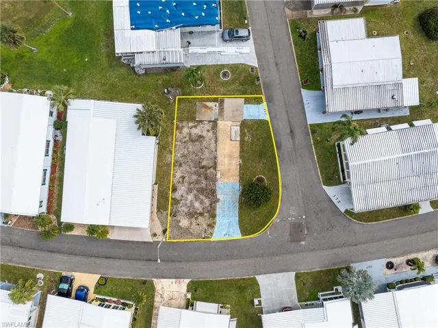 173  Yancey  LN, North Fort Myers, FL 33903