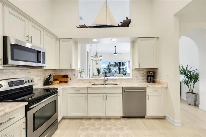 800 Breakaway Ln 203, Naples, Florida 34108