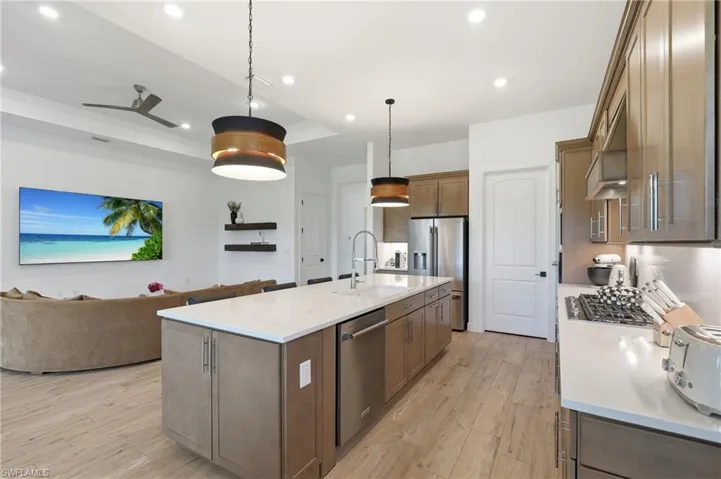 1925 Don Benito Way, Naples, Florida 34120